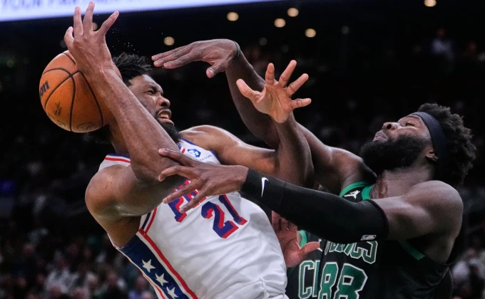 AP Photo/Charles Krupa